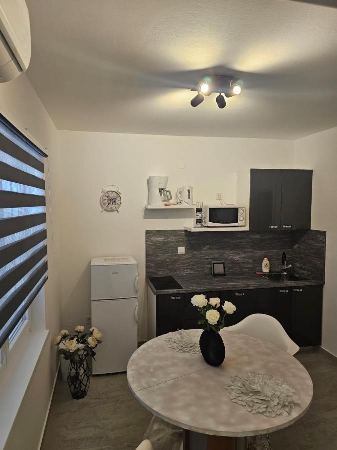 Apartments Miriam Srima Vodice Exterior photo