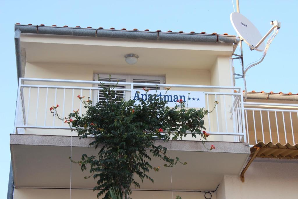 Apartments Miriam Srima Vodice Exterior photo