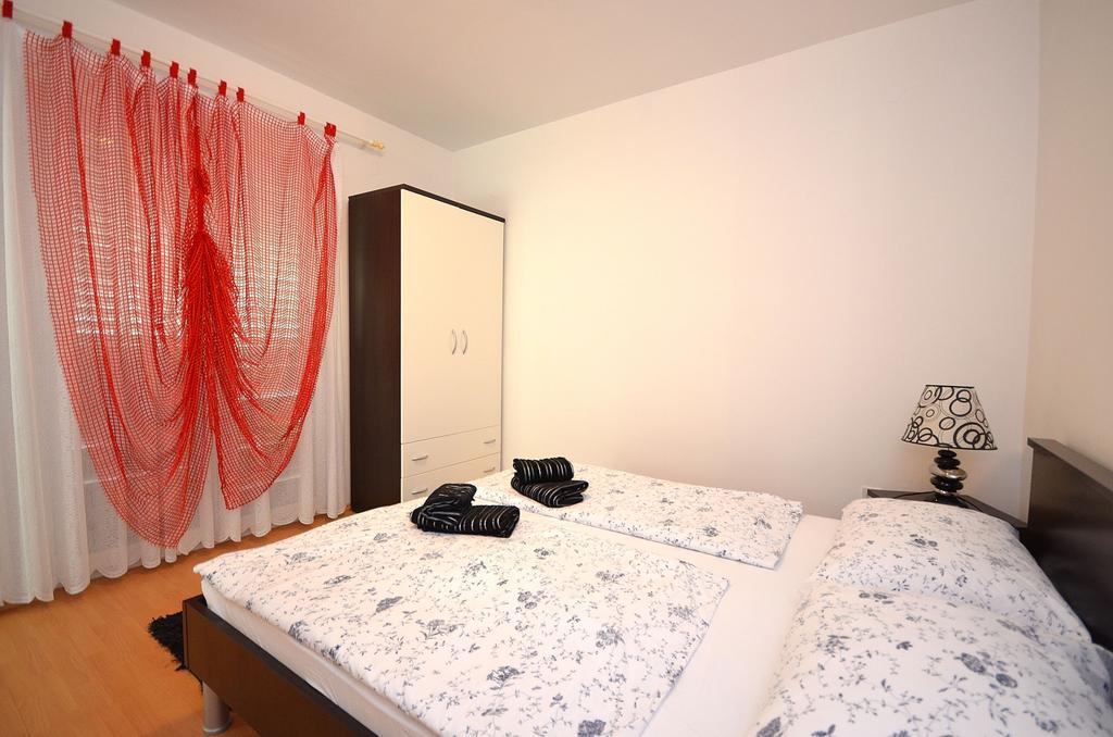 Apartments Miriam Srima Vodice Exterior photo