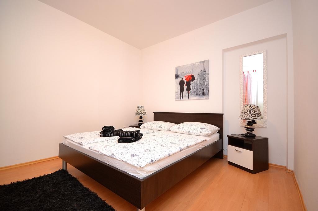 Apartments Miriam Srima Vodice Exterior photo