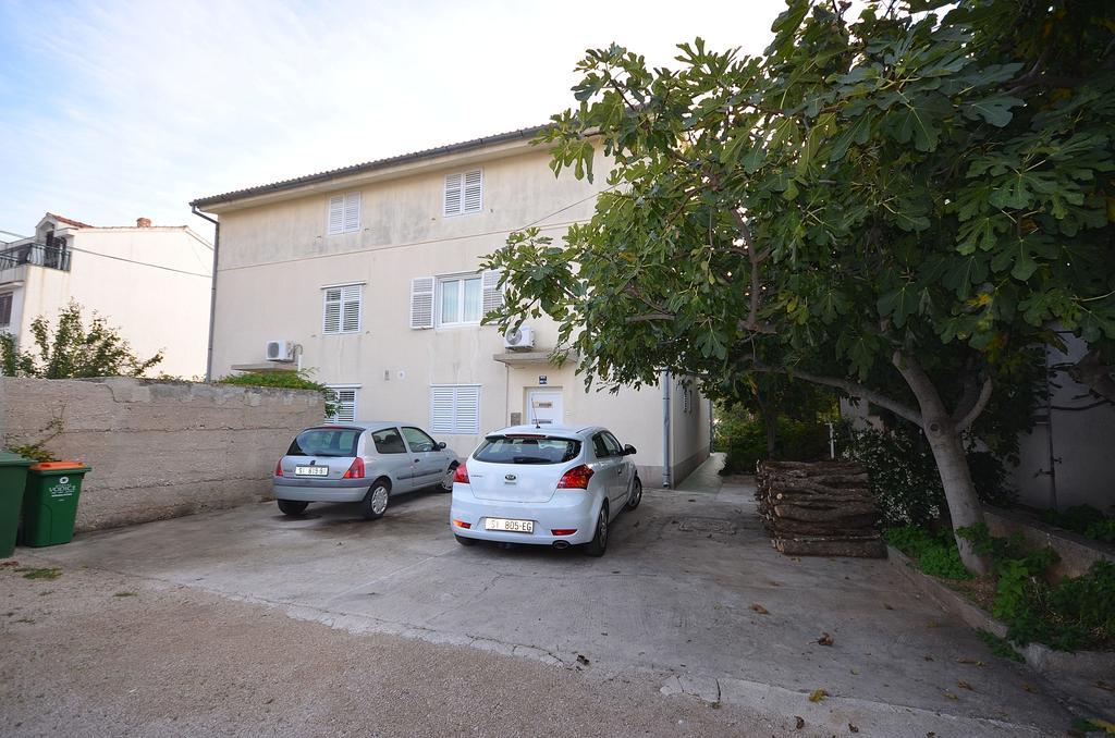 Apartments Miriam Srima Vodice Exterior photo