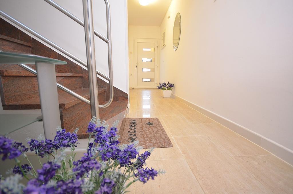 Apartments Miriam Srima Vodice Exterior photo